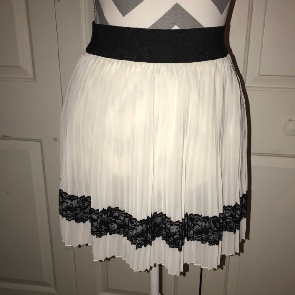 🖤Forever 21 skirt